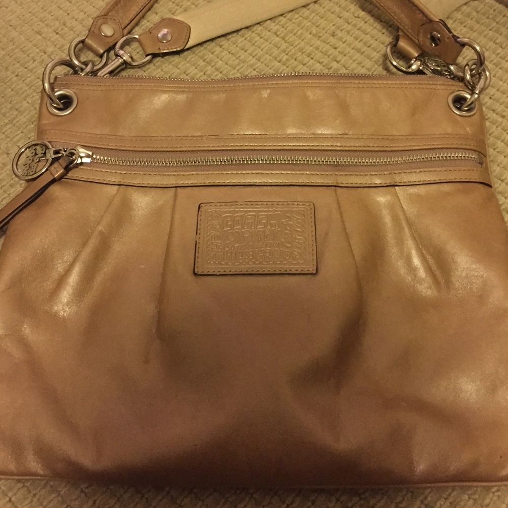 Tan leather coach poppy purse!